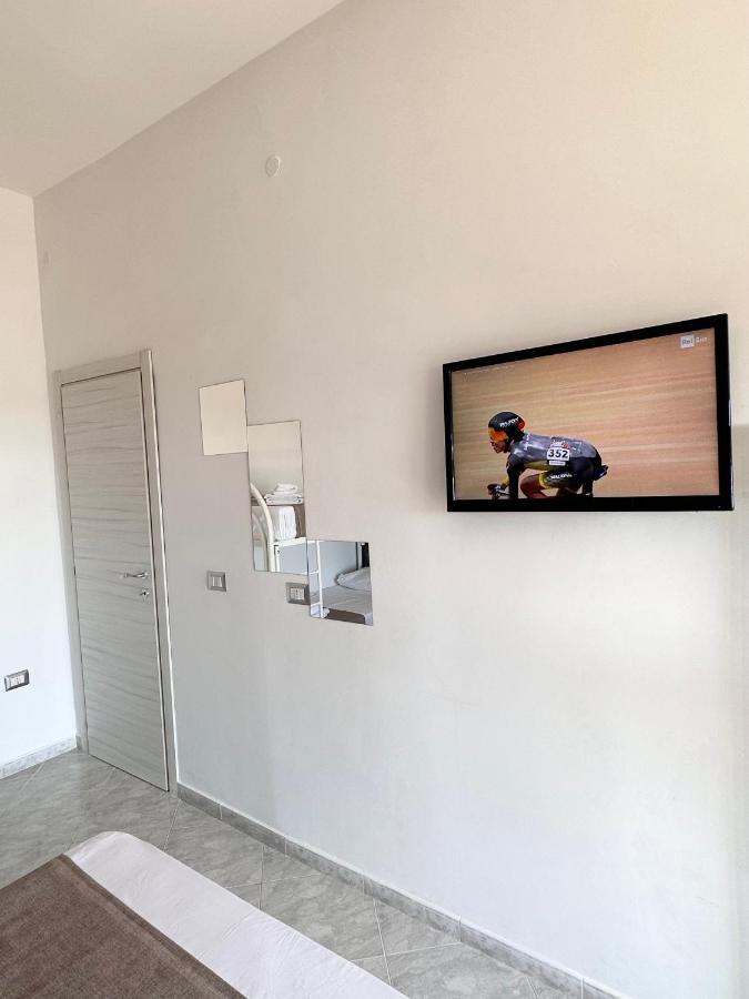 Airport Seaview Rooms Naples Exterior photo