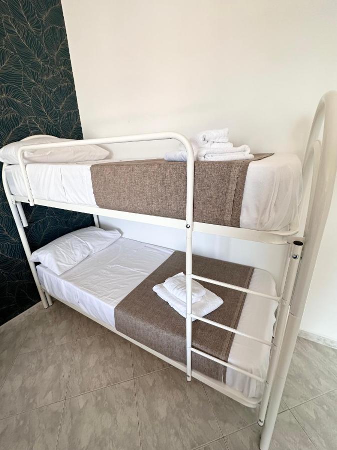 Airport Seaview Rooms Naples Exterior photo